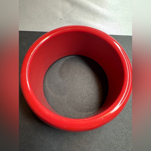 Marc by Marc Jacobs “Absolutely” Red and White Design with Gold Accent Bracelet - Picture 5 of 7